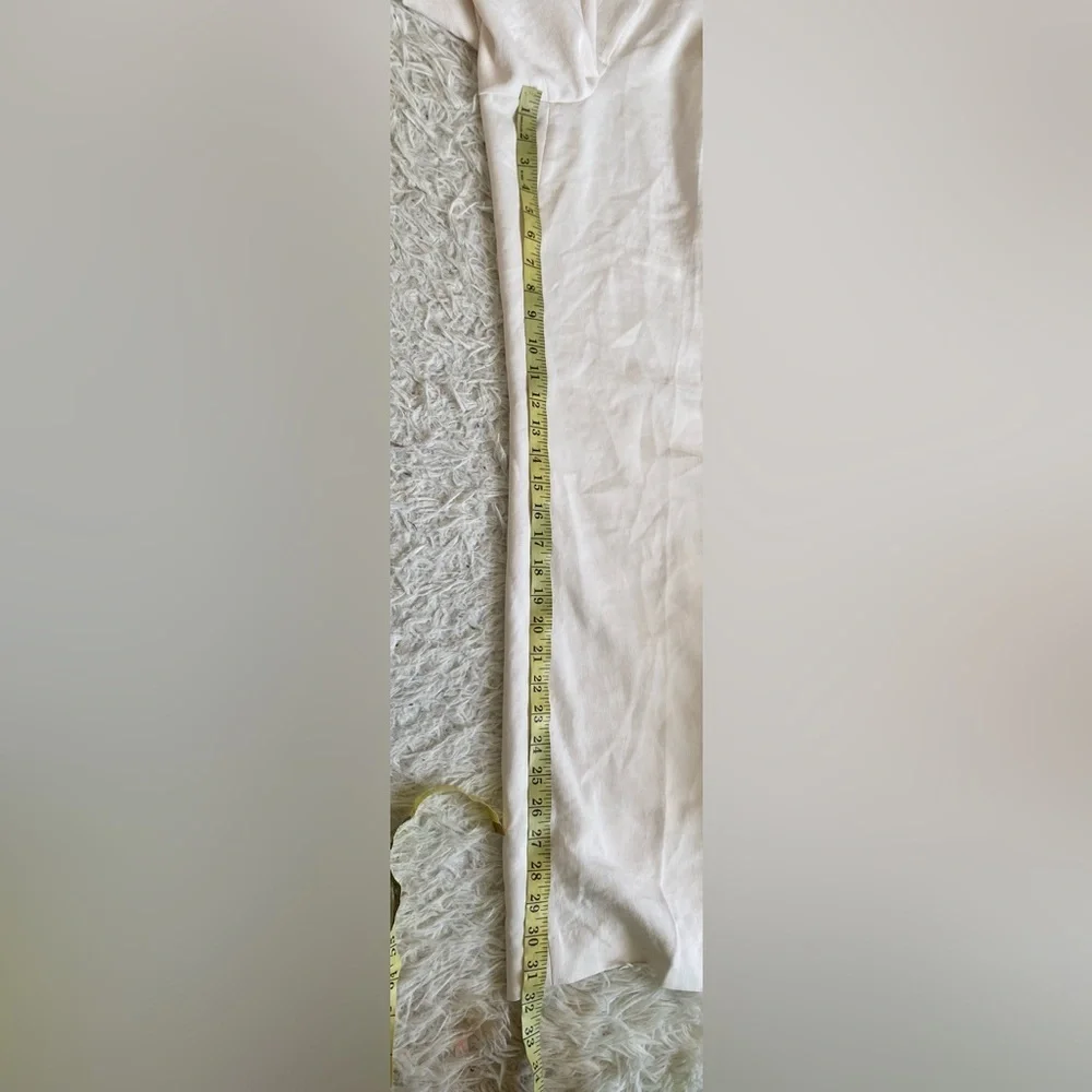Aritzia The Effortless Pant™ Curve-Fit - Crepette™ - Picture 7 of 9
